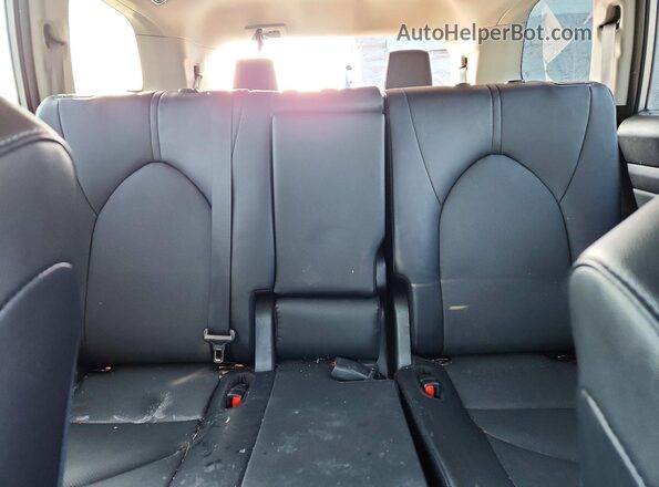 5TDACAB53RS011109 2024 TOYOTA GRAND Silver Вид задніх сидінь
