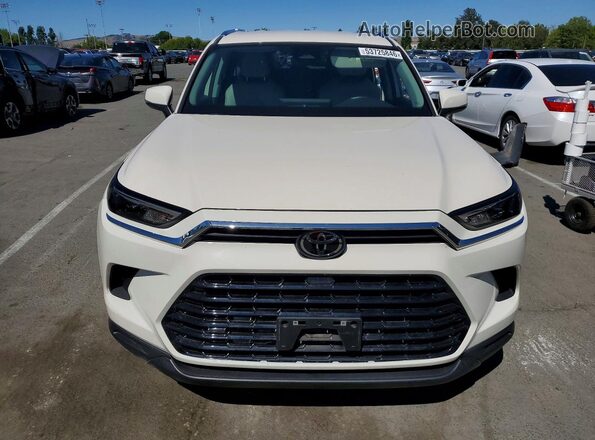 5TDACAB57RS005247 2024 TOYOTA GRAND White Widok z przodu