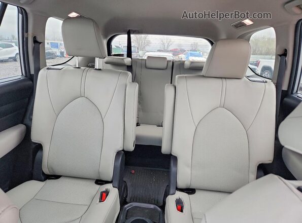 5TDACAB5XRS027940 2024 TOYOTA GRAND Silver უკანა სავარძლების ხედი