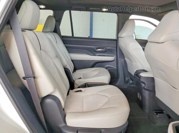 5TDADAB50SS021308 2025 TOYOTA GRAND Серый 