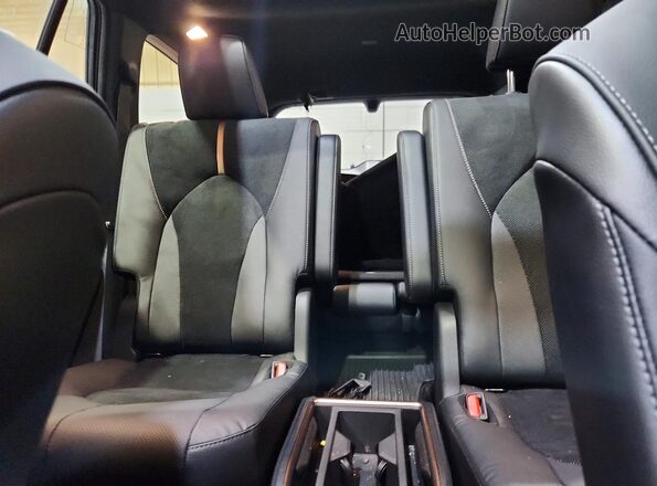 5TDADAB50TS037381 2026 TOYOTA GRAND Blue Vista de los asientos traseros