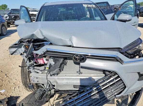 5TDADAB57TS026670 2026 TOYOTA GRAND Silver Вид підкапотного простору