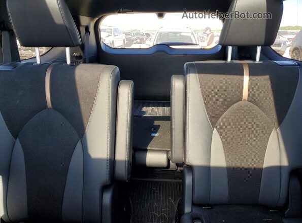 5TDADAB57TS026670 2026 TOYOTA GRAND Silver Вид задніх сидінь