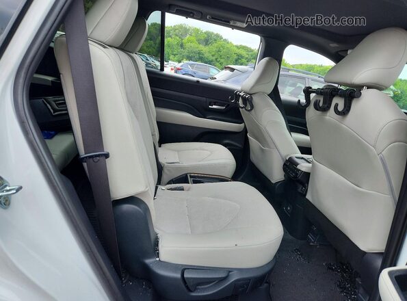 5TDADAB58RS002032 2024 TOYOTA GRAND White 