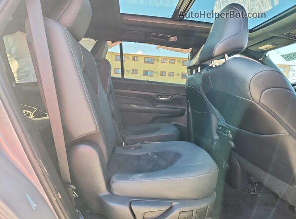 5TDADAB58SS012548 2025 TOYOTA GRAND Gray Rear interior view