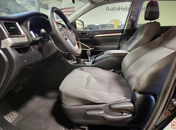 5TDBKRFH3GS228666 2016 TOYOTA HIGHLANDER Black წინა სალონის ხედი