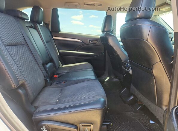5TDBKRFH6GS336599 2016 TOYOTA HIGHLANDER Silver უკანა სალონის ხედი