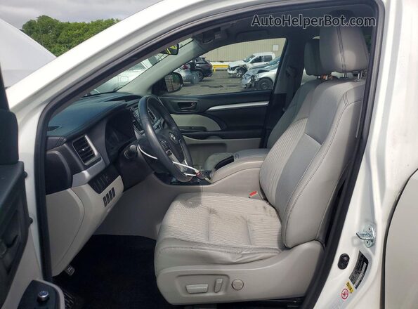 5TDBKRFHXGS336685 2016 TOYOTA HIGHLANDER White Widok wnętrza z przodu