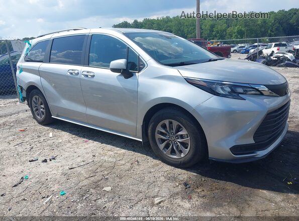 5TDBRKEC0RS202098 2024 TOYOTA SIENNA Silver Вид задньої частини салону
