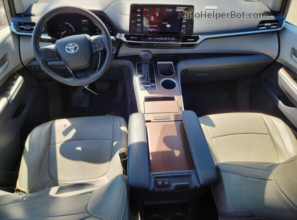 5TDBRKECXPS175067 2023 TOYOTA SIENNA Gray Vista del salpicadero