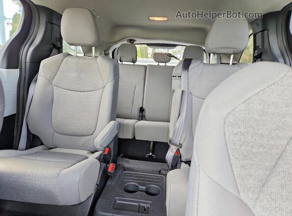5TDBRKECXSS268339 2025 TOYOTA SIENNA Silver 