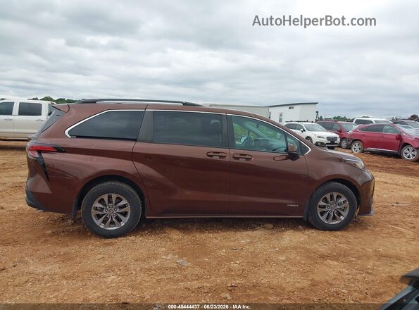 5TDBSKFC7MS010205 2021 TOYOTA SIENNA Brown Widok wnętrza z tyłu