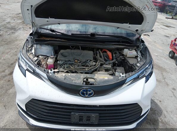 5TDBSKFC7NS047482 2022 TOYOTA SIENNA White უკანა ხედი