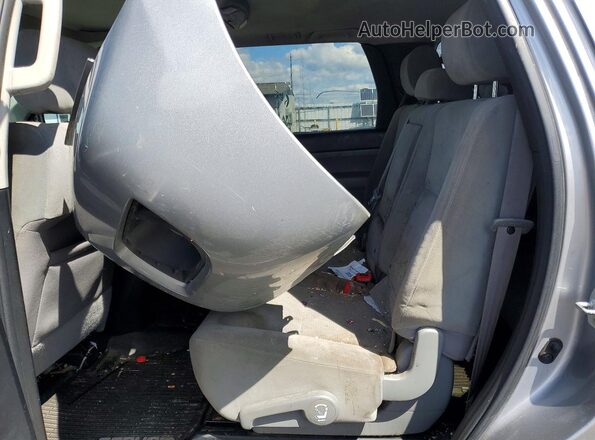 5TDBW5G11HS153871 2017 TOYOTA SEQUOIA Серебряный Вид задней части салона