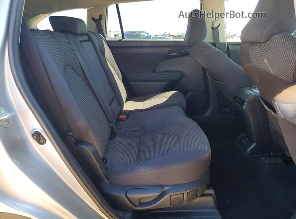 5TDBZRBH9MS097935 2021 TOYOTA HIGHLANDER Серебряный 