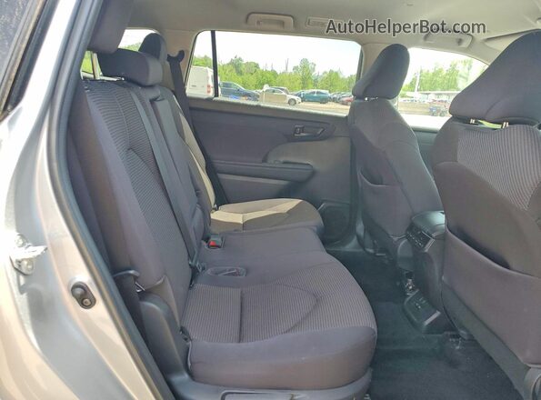 5TDBZRBHXNS180159 2022 TOYOTA HIGHLANDER Silver Widok wnętrza z tyłu