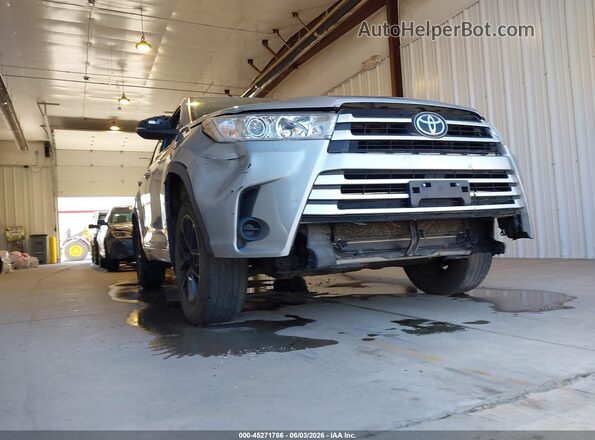 5TDBZRFH0HS399324 2017 TOYOTA HIGHLANDER Silver 