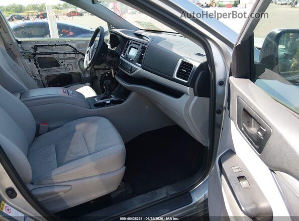 5TDBZRFH0KS747792 2019 TOYOTA HIGHLANDER Серебряный Вид салона спереди
