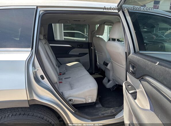 5TDBZRFH1JS833126 2018 TOYOTA HIGHLANDER Silver 