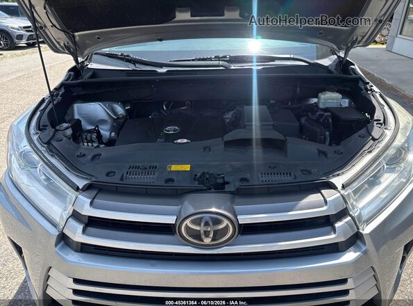5TDBZRFH1JS833126 2018 TOYOTA HIGHLANDER Silver 