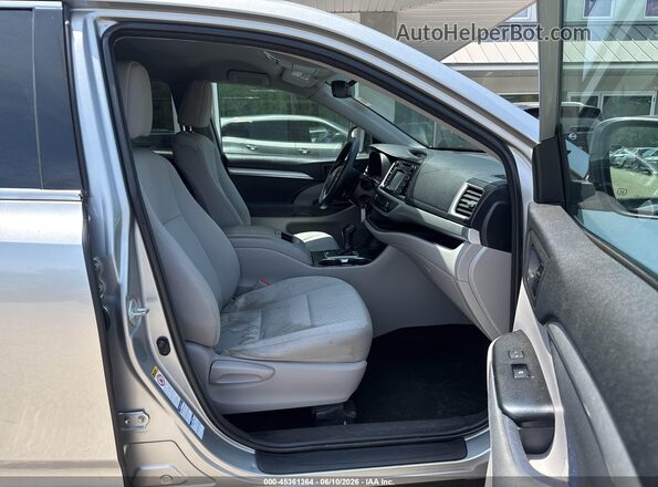 5TDBZRFH1JS833126 2018 TOYOTA HIGHLANDER Silver 