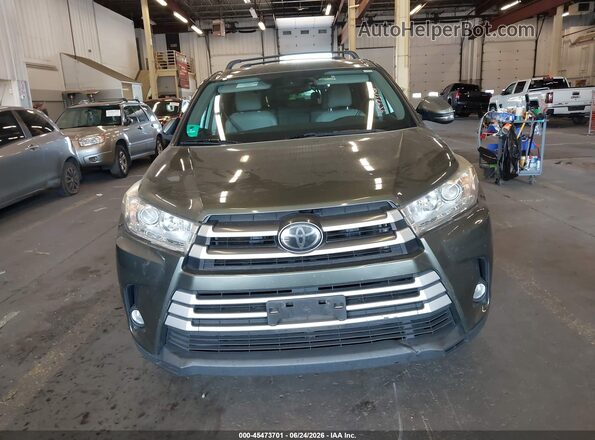 5TDBZRFH2JS880360 2018 TOYOTA HIGHLANDER Green ხელსაწყოთა პანელის ხედი