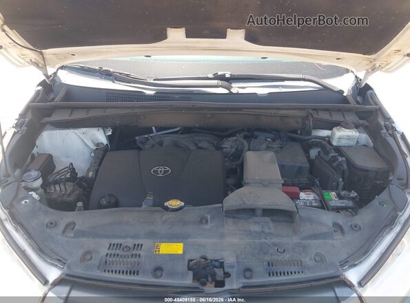 5TDBZRFH3HS430131 2017 TOYOTA HIGHLANDER Белый Вид сзади