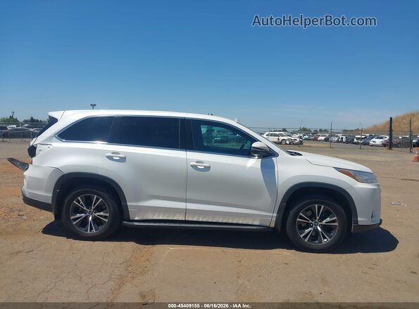 5TDBZRFH3HS430131 2017 TOYOTA HIGHLANDER Белый Вид задней части салона