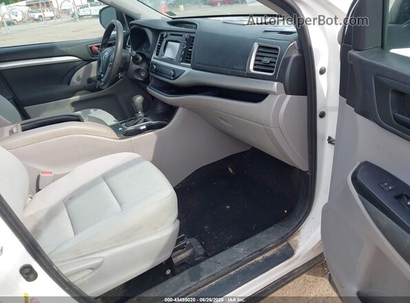5TDBZRFH3JS913091 2018 TOYOTA HIGHLANDER White Front interior view