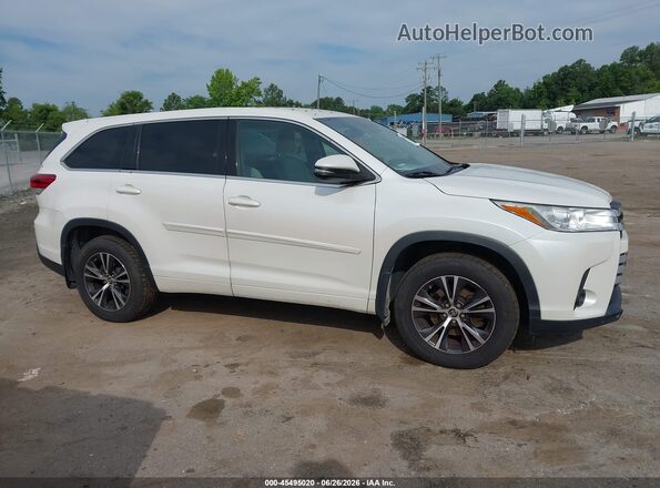 5TDBZRFH3JS913091 2018 TOYOTA HIGHLANDER White Rear interior view
