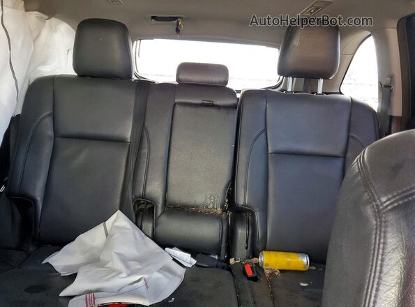 5TDBZRFH6HS440006 2017 TOYOTA HIGHLANDER White Вид задніх сидінь