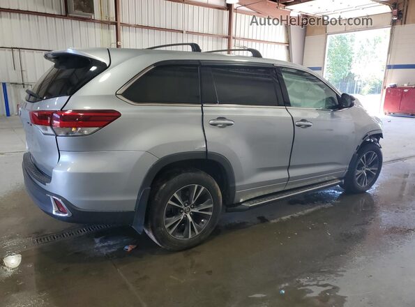 5TDBZRFH6JS497828 2018 TOYOTA HIGHLANDER Silver 