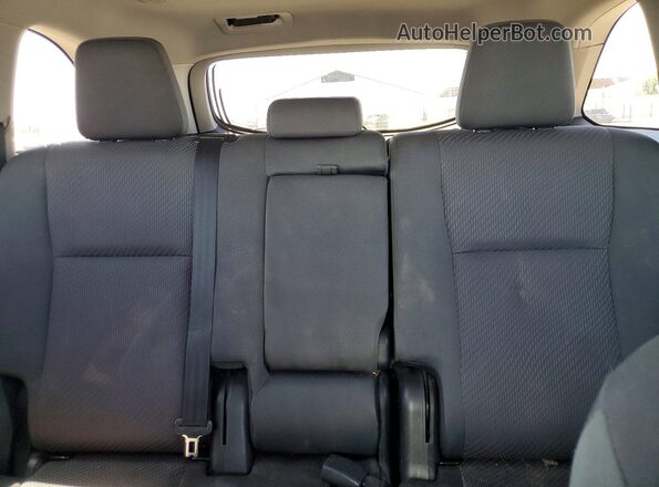 5TDBZRFH7HS467148 2017 TOYOTA HIGHLANDER Maroon Rear seats view