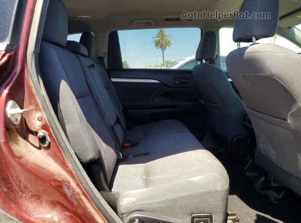 5TDBZRFH7HS467148 2017 TOYOTA HIGHLANDER Maroon Rear interior view
