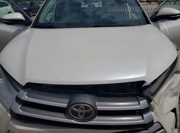 5TDBZRFH7JS861965 2018 TOYOTA HIGHLANDER White Widok komory silnika