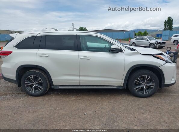 5TDBZRFH9JS804991 2018 TOYOTA HIGHLANDER White უკანა სალონის ხედი