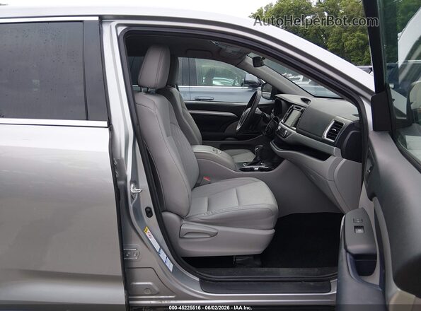 5TDBZRFHXHS399492 2017 TOYOTA HIGHLANDER Silver Widok wnętrza z przodu