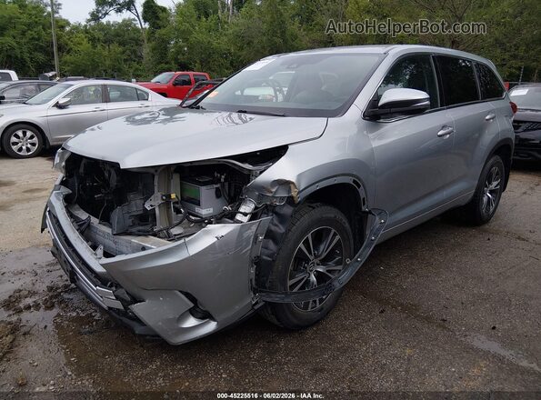5TDBZRFHXHS399492 2017 TOYOTA HIGHLANDER Silver Przód lewy