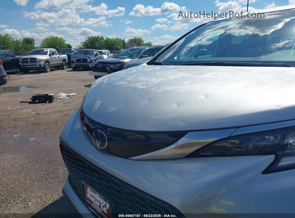 5TDCSKFC1RS109260 2024 TOYOTA SIENNA Silver Front view
