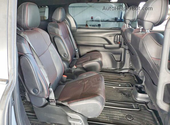 5TDCSKFC1SS176768 2025 TOYOTA SIENNA Gray Вид задньої частини салону