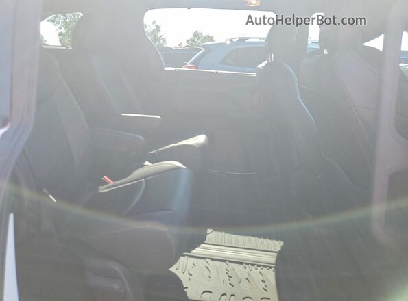 5TDCSKFC2TS229530 2026 TOYOTA SIENNA White Rear interior view