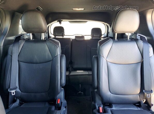 5TDCSKFC2TS231231 2026 TOYOTA SIENNA Gray Rear seats view