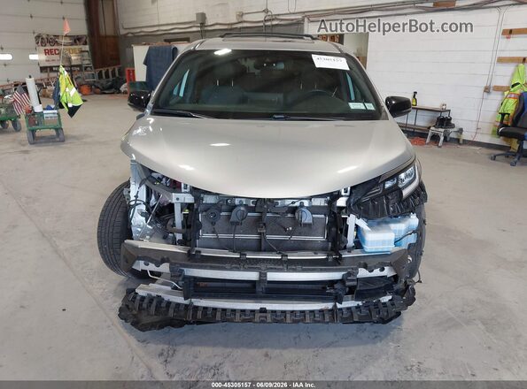 5TDCSKFC4PS084352 2023 TOYOTA SIENNA Silver Դիմացի տեսք