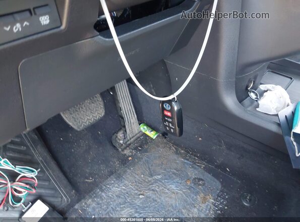 5TDCSKFC5SS197882 2025 TOYOTA SIENNA Silver Առջևի վահանակի տեսք