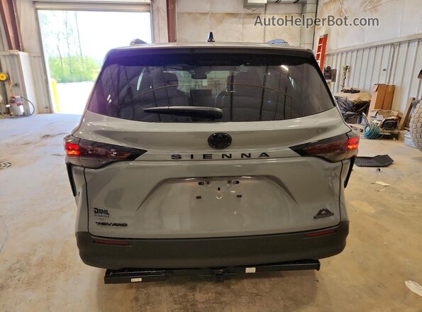 5TDCSKFC6TS247576 2026 TOYOTA SIENNA Gray Widok z tyłu