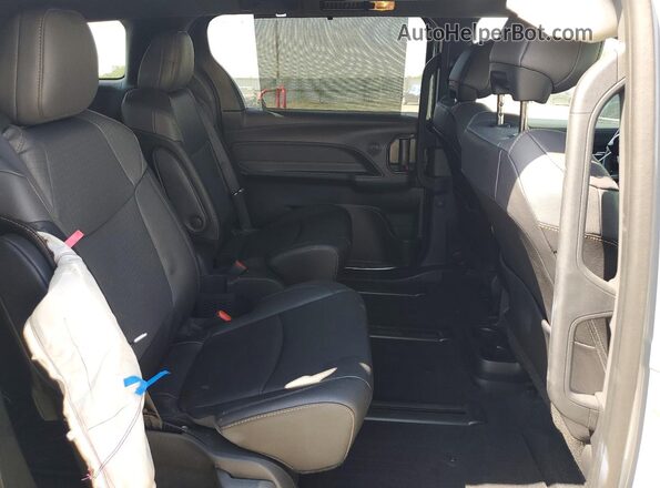 5TDCSKFC9RS118126 2024 TOYOTA SIENNA Gray Вид задньої частини салону