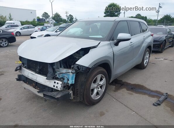 5TDCZRAH0MS519905 2021 TOYOTA HIGHLANDER Silver Vista tres cuartos delantera izquierda