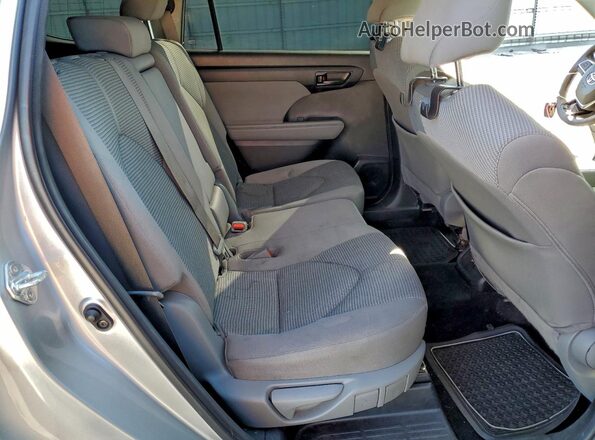 5TDCZRAH2MS534180 2021 TOYOTA HIGHLANDER Silver 