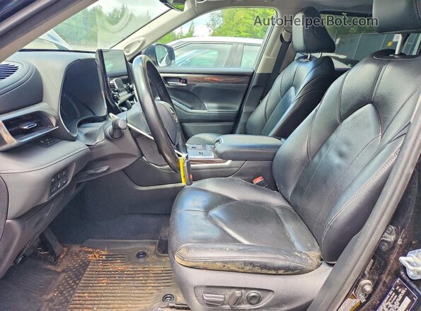 5TDDBRCH4MS016495 2021 TOYOTA HIGHLANDER Black Front interior view