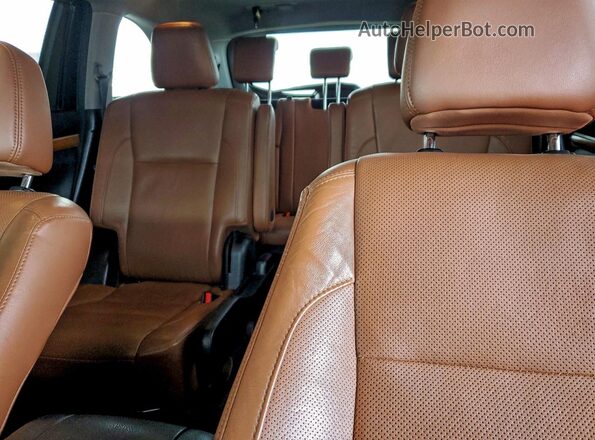 5TDDGRFH7HS024786 2017 TOYOTA HIGHLANDER White Rear seats view